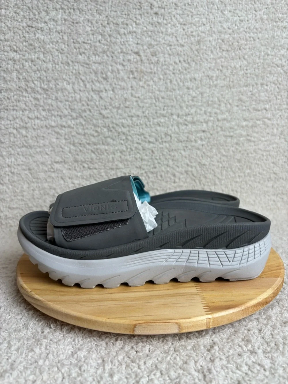 Vionic Beach Sandals Mens 7 Rejuvenate Recovery Adjustable Slides in Vapor Grey
